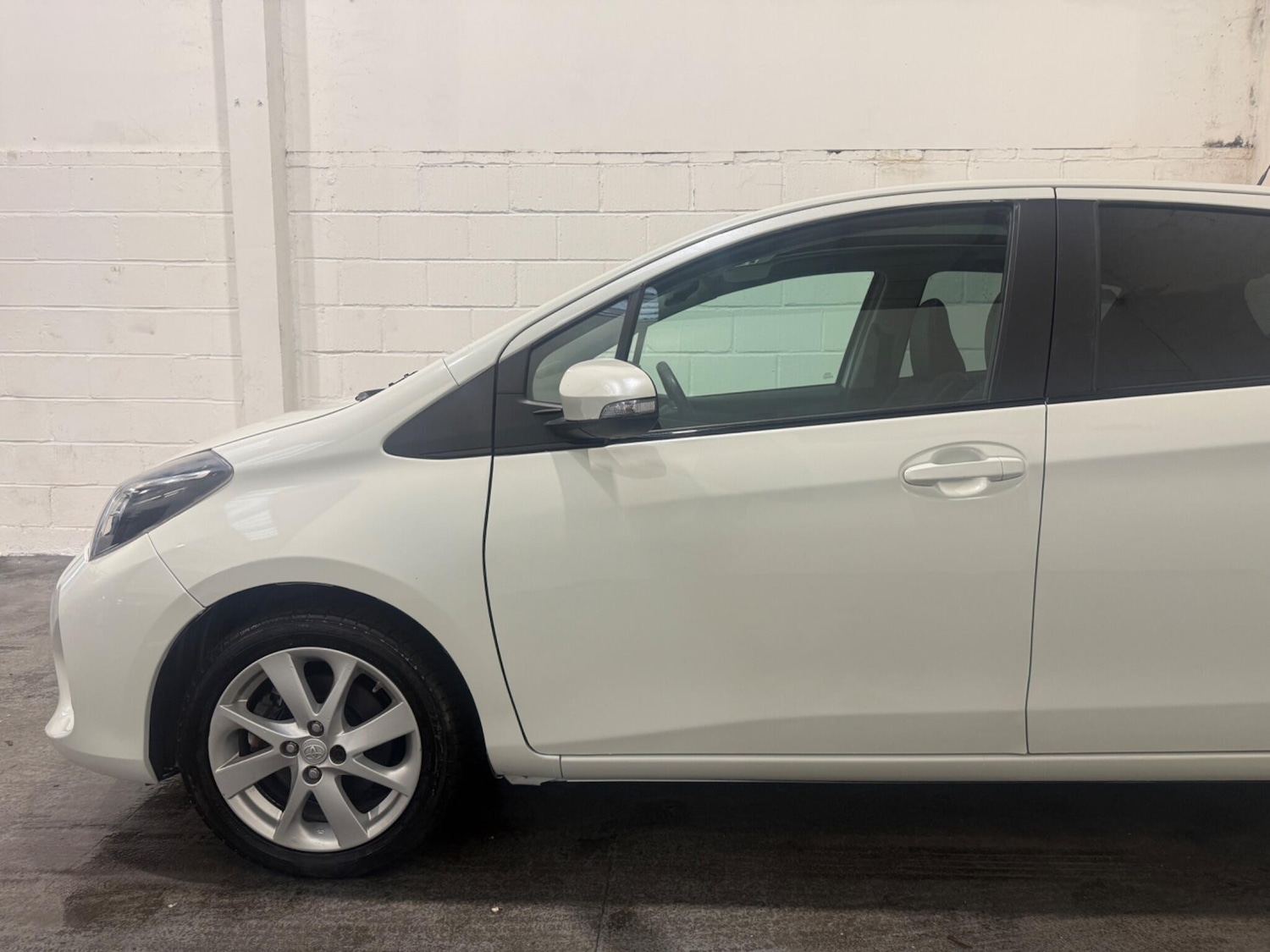 Used Toyota Yaris 2015 for sale - 76759302: Photo 8