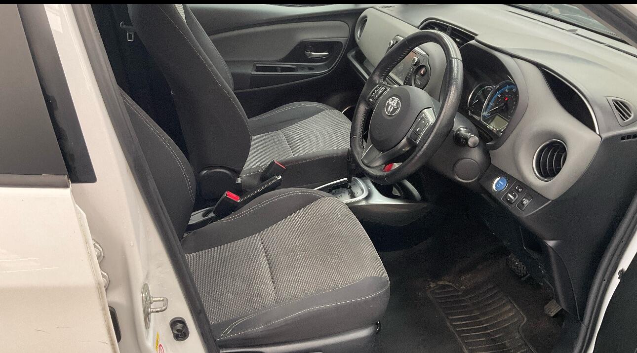 Used Toyota Yaris 2015 for sale - 76839292: Photo 3