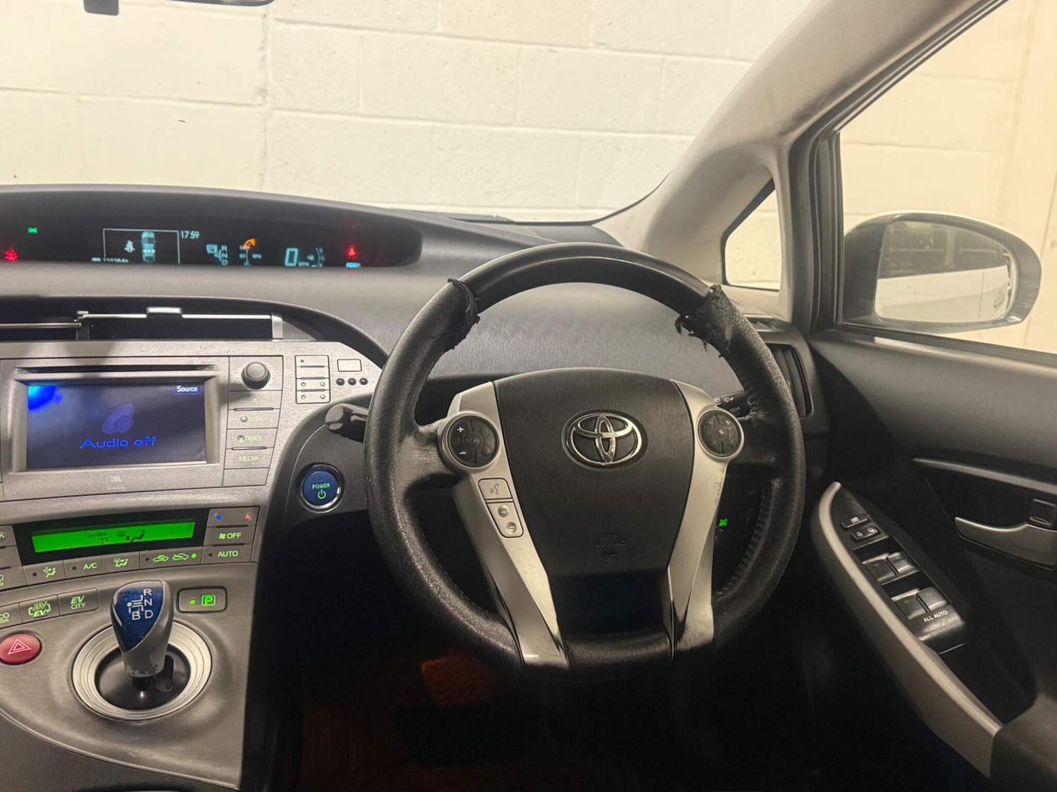 Used Toyota Prius 2013 for sale - 76743488: Photo 14
