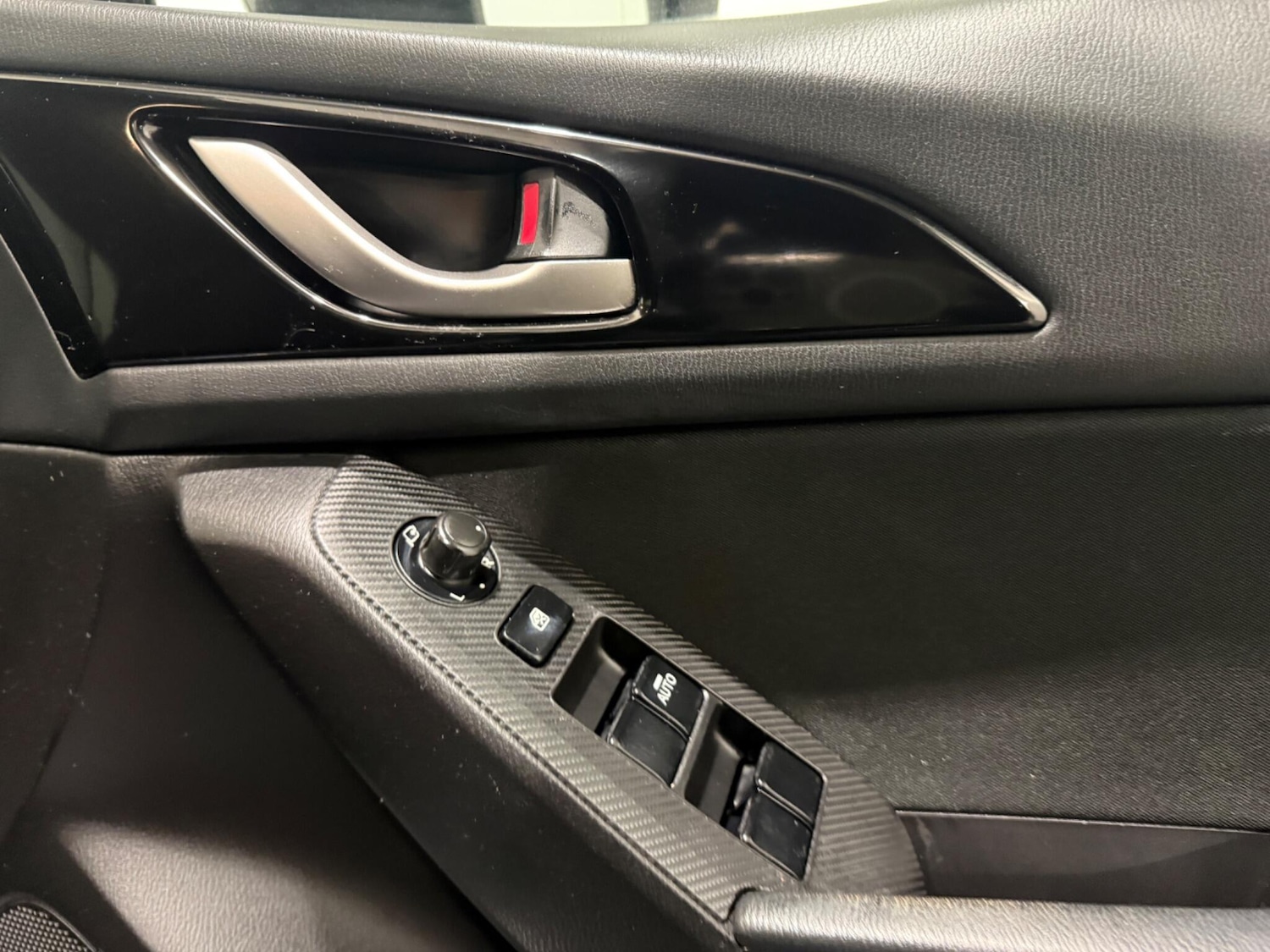 Used Mazda Mazda3 2016 for sale - 76865691: Photo 28