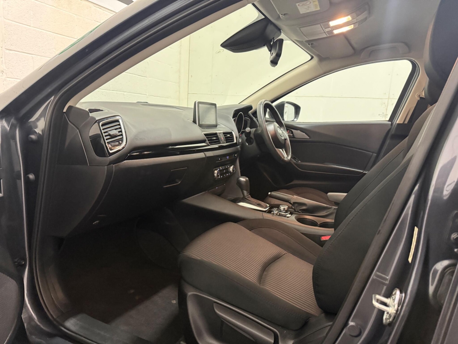 Used Mazda Mazda3 2016 for sale - 76865691: Photo 32