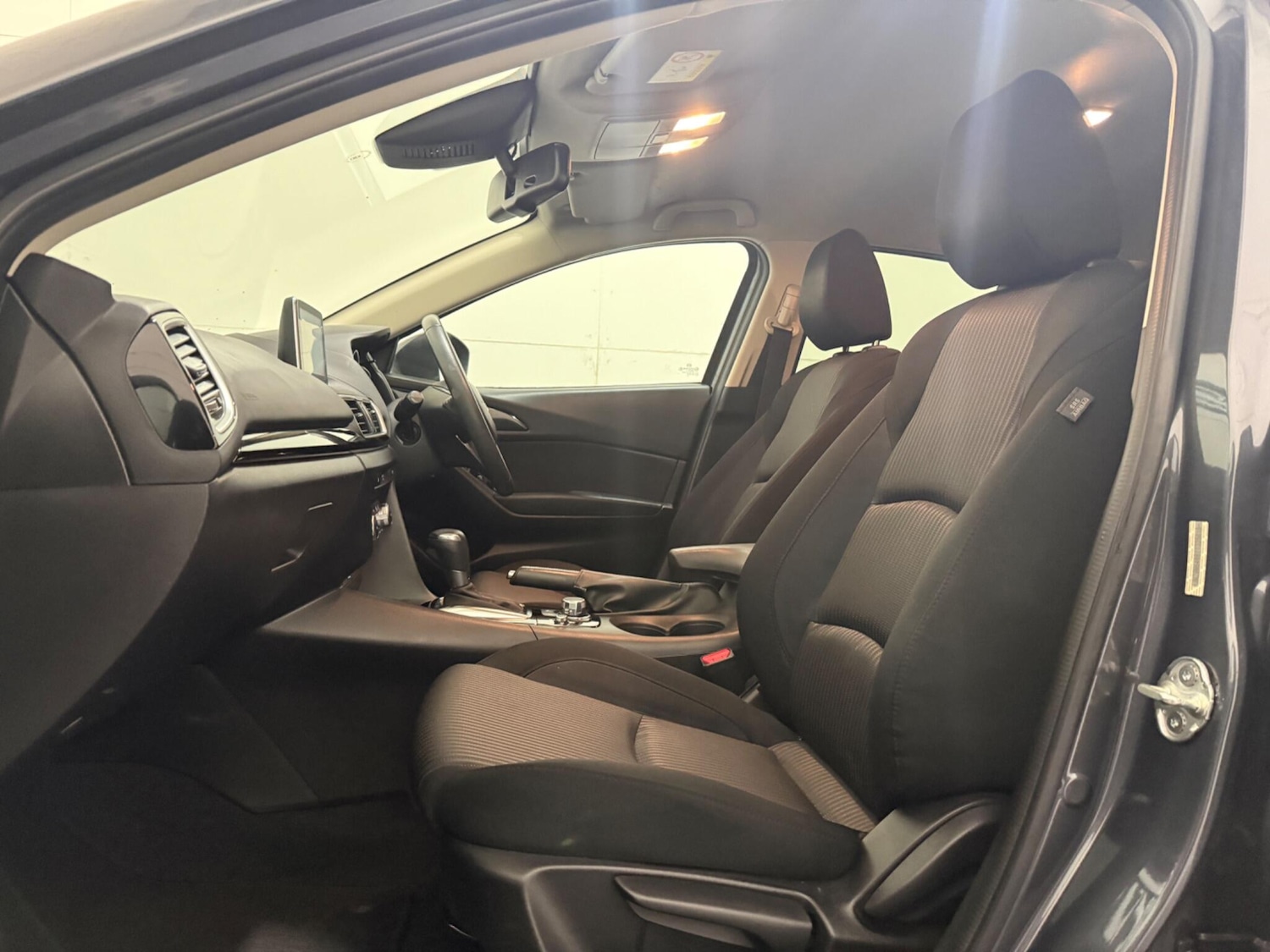 Used Mazda Mazda3 2016 for sale - 76865691: Photo 34