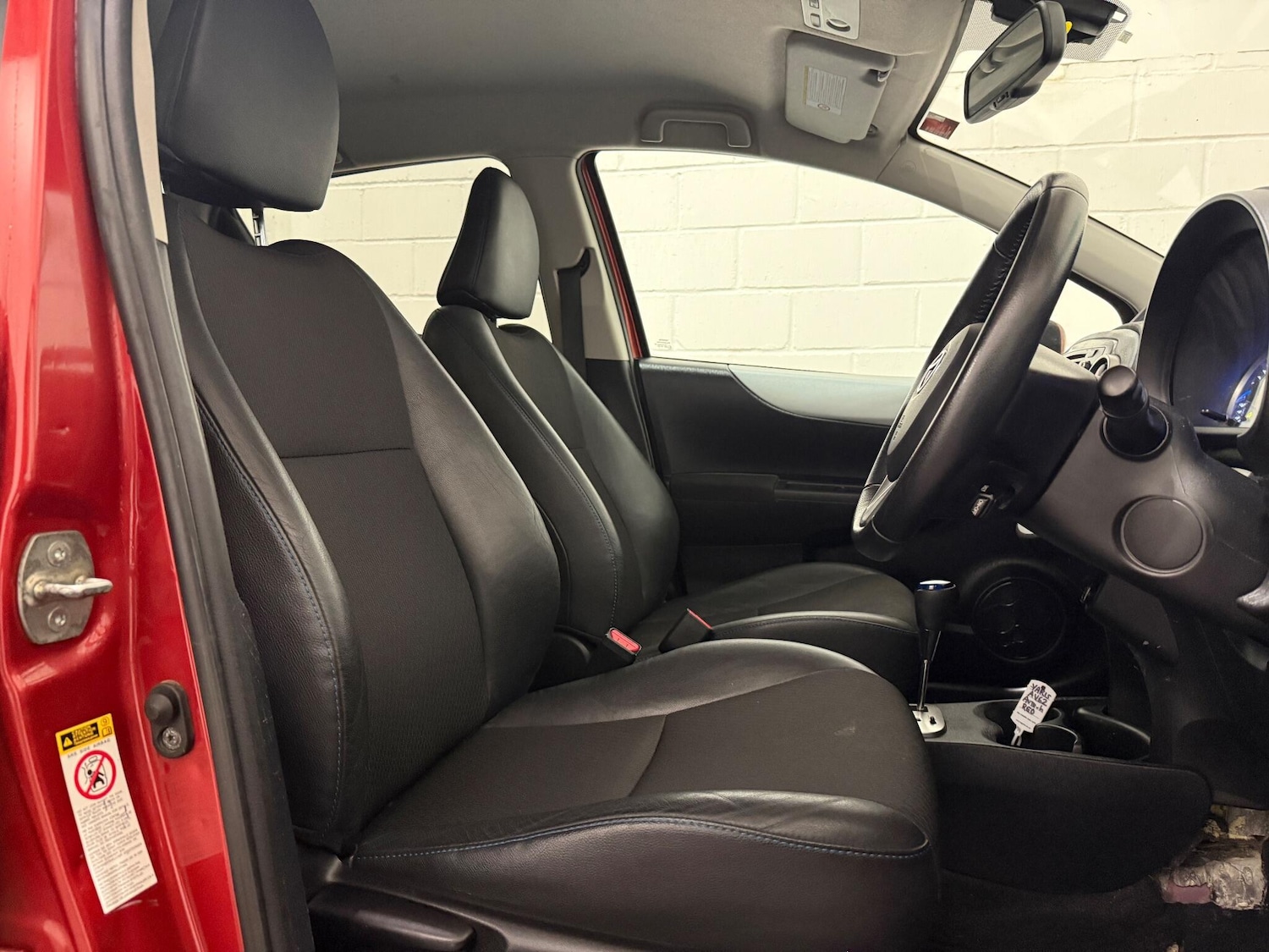 Used Toyota Yaris 2012 for sale - 76899458: Photo 26