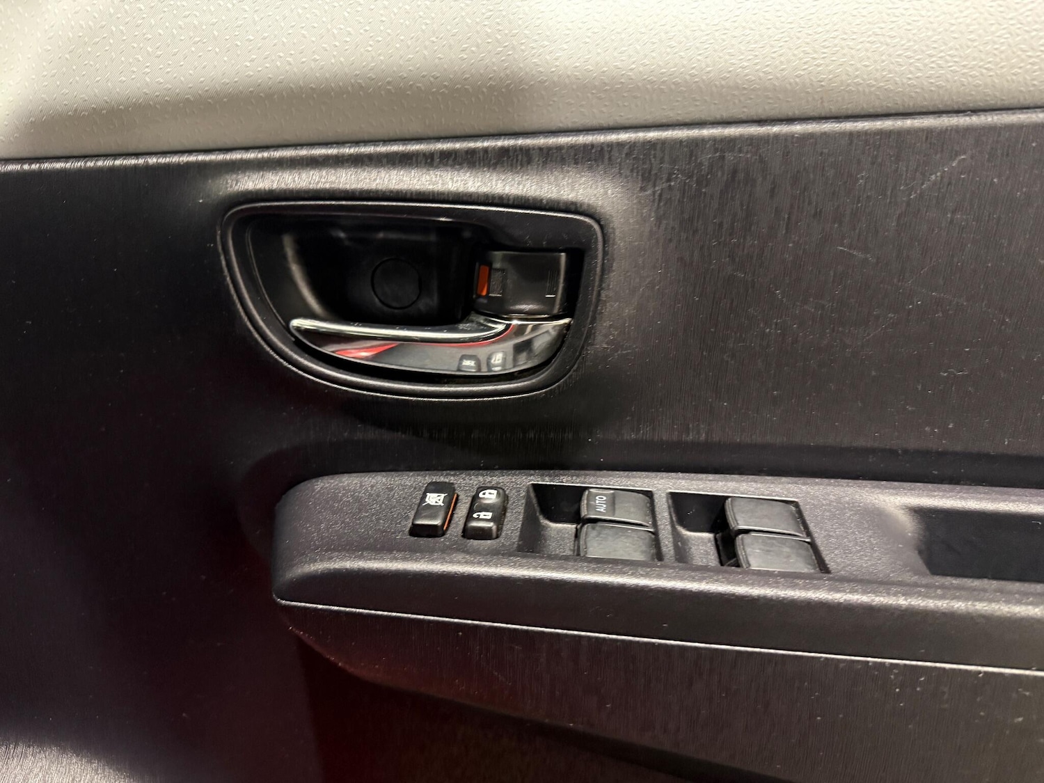 Used Toyota Yaris 2012 for sale - 76899458: Photo 27