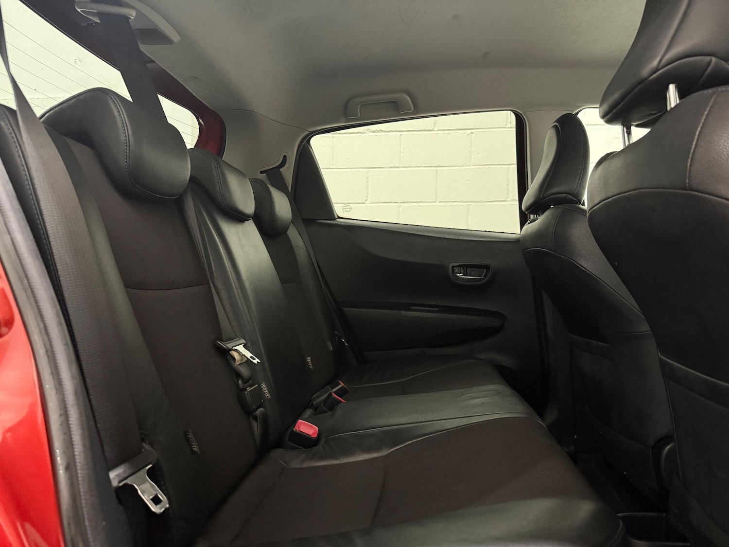 Used Toyota Yaris 2012 for sale - 76899458: Photo 30