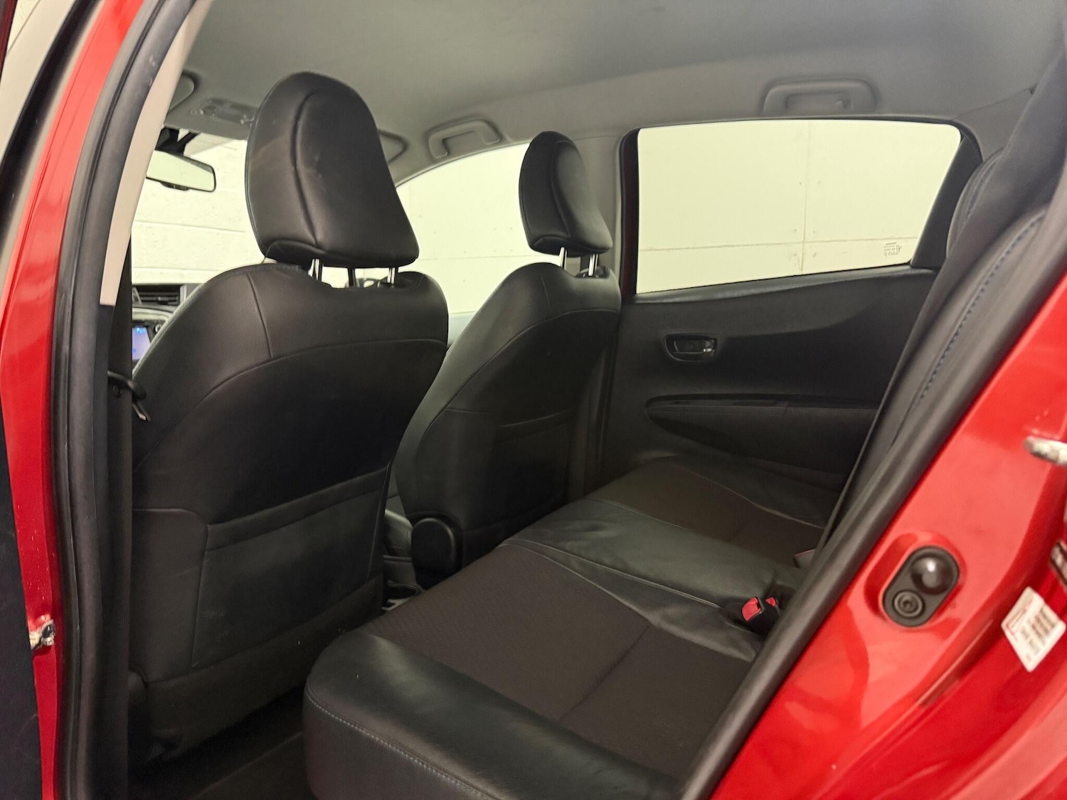 Used Toyota Yaris 2012 for sale - 76899458: Photo 36