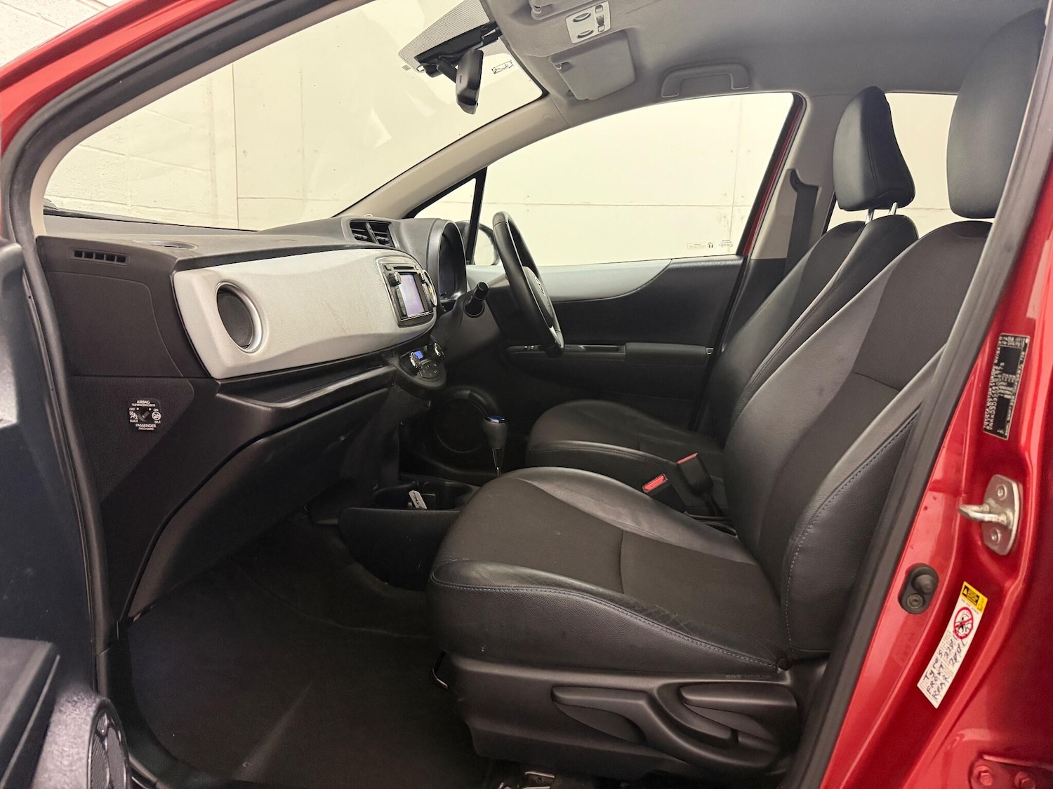 Used Toyota Yaris 2012 for sale - 76899458: Photo 42