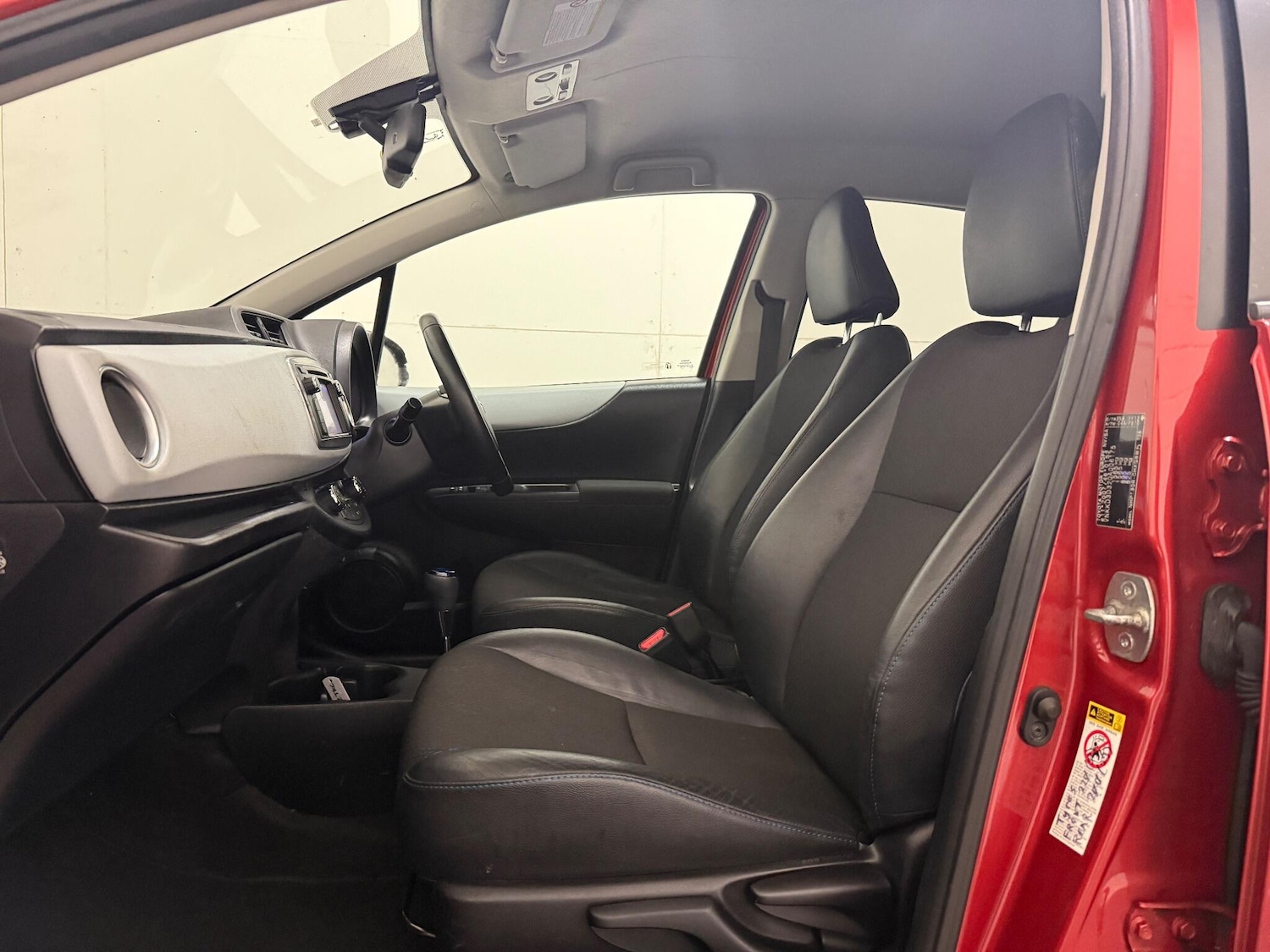 Used Toyota Yaris 2012 for sale - 76899458: Photo 43