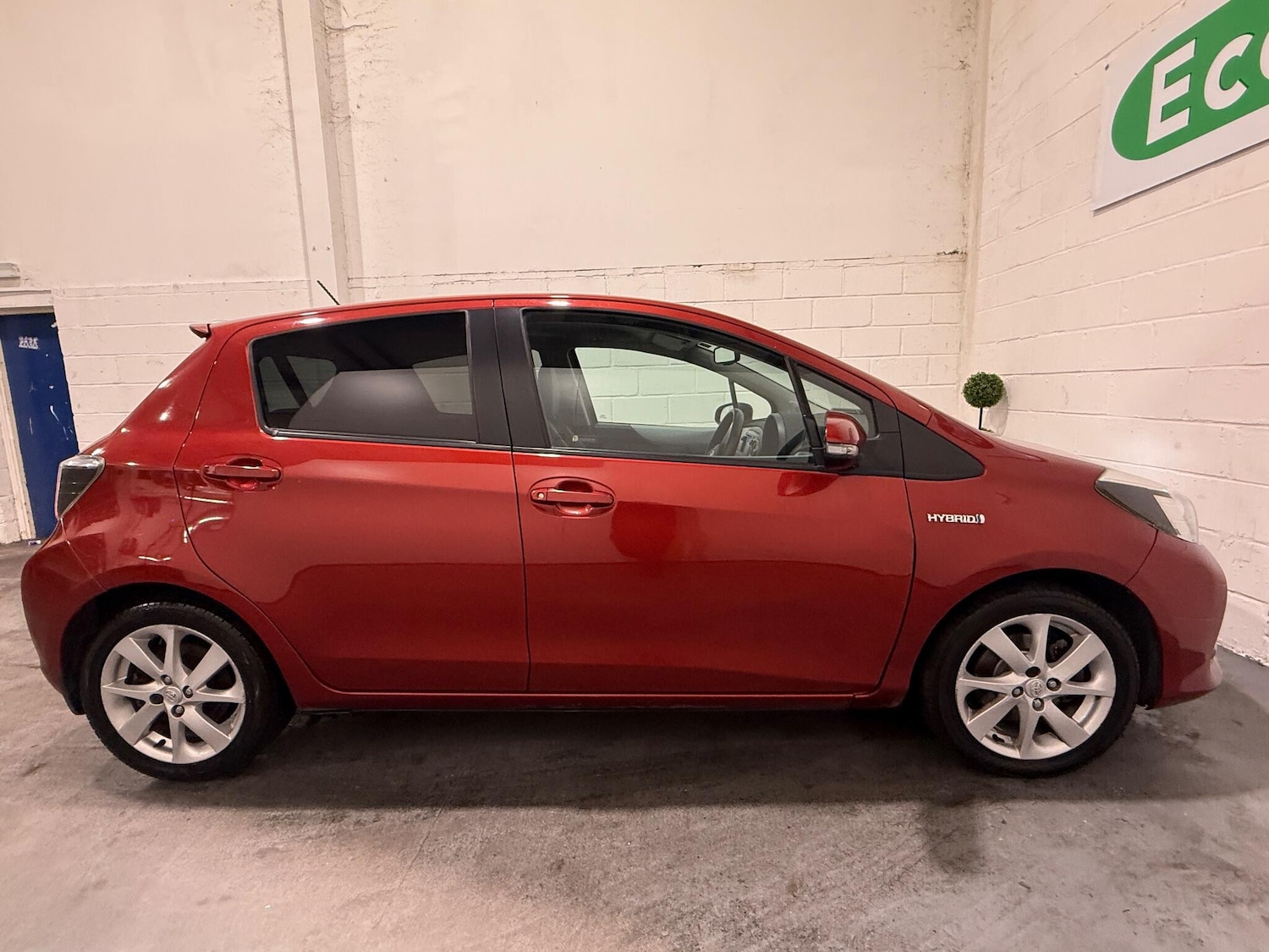 Used Toyota Yaris 2012 for sale - 76527969: Photo 22