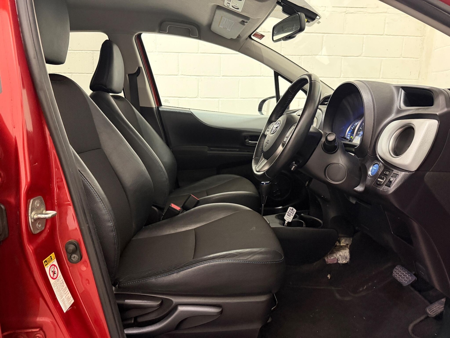 Used Toyota Yaris 2012 for sale - 76527969: Photo 25