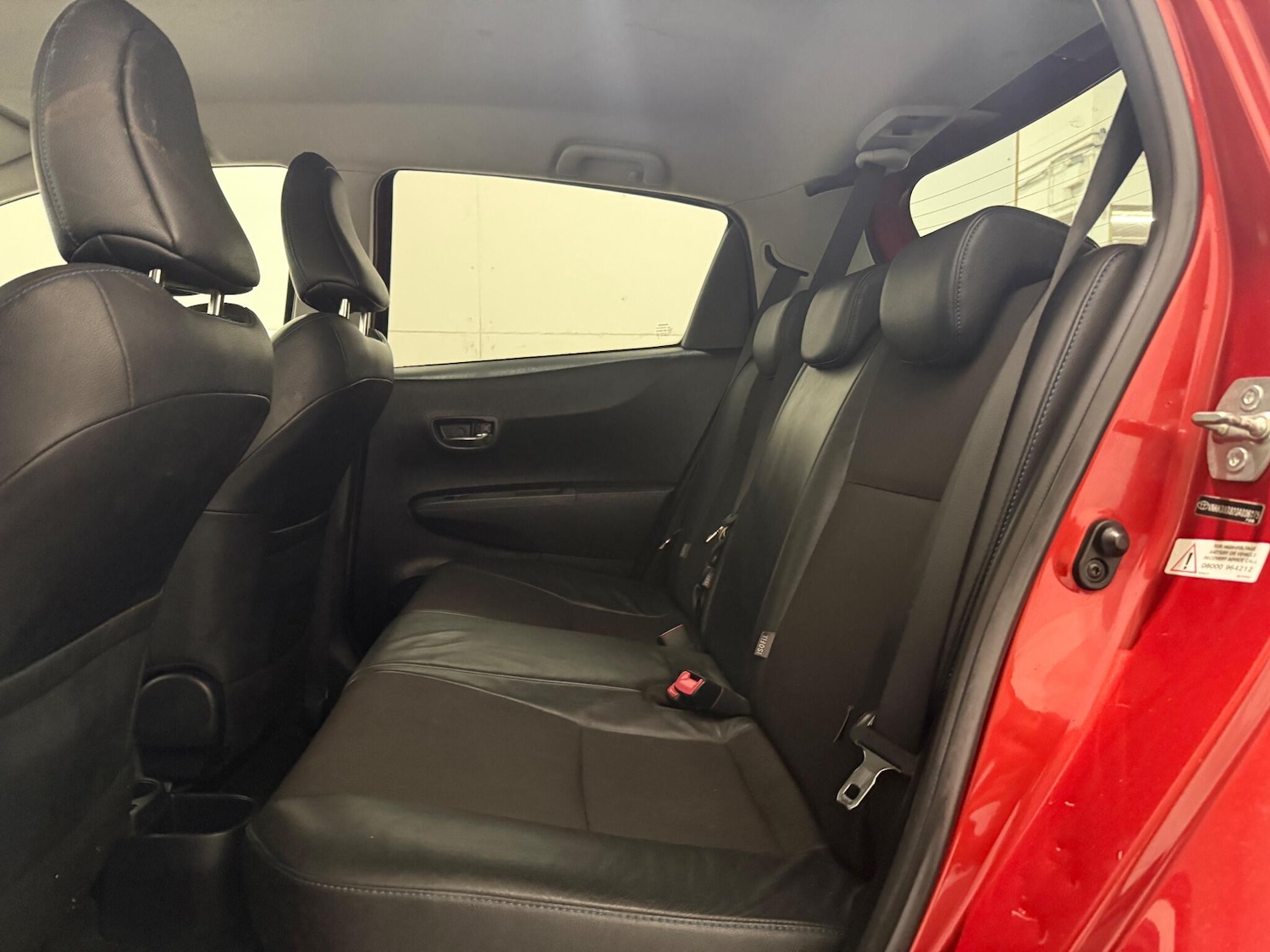 Used Toyota Yaris 2012 for sale - 76527969: Photo 41