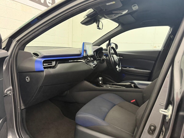 Used Toyota C-HR 2018 for sale - 75623158: Photo 42