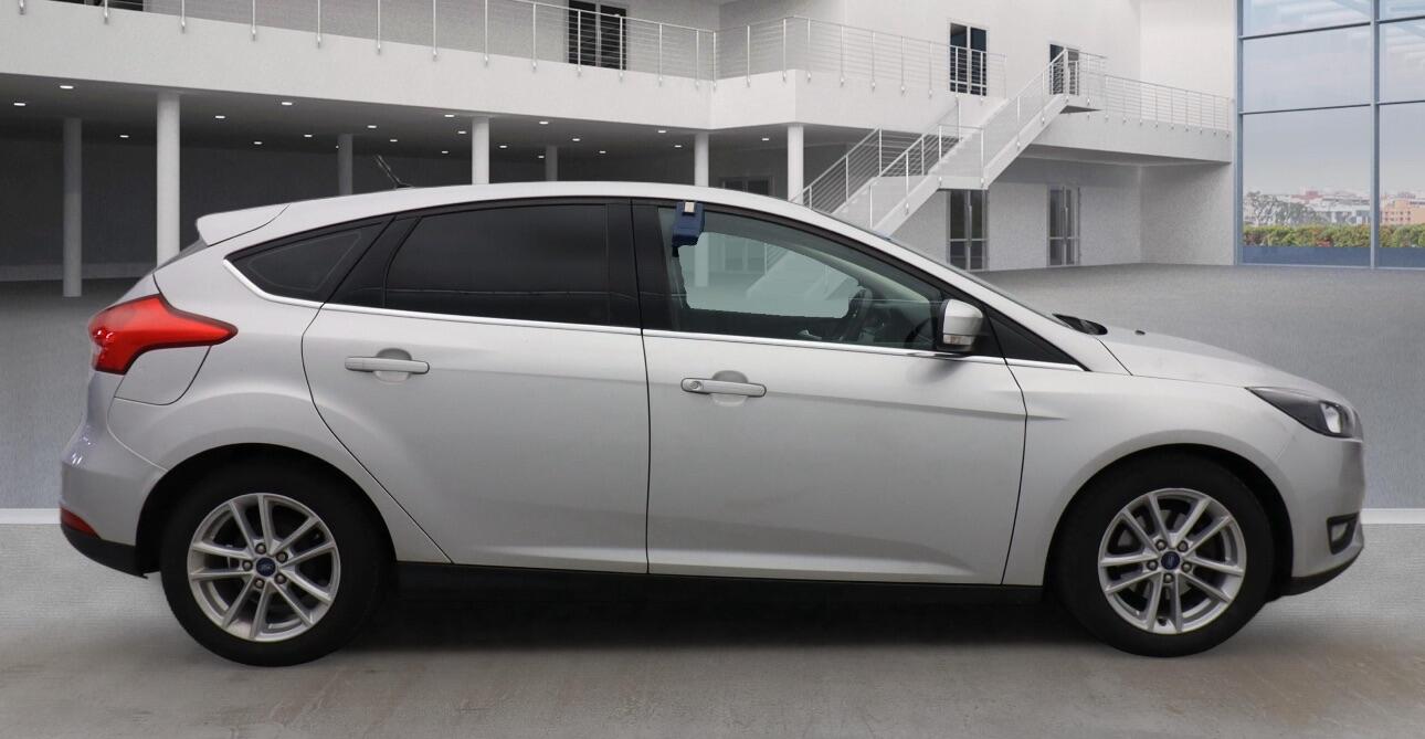 Used Ford Focus 2015 for sale - 76953490: Photo 3