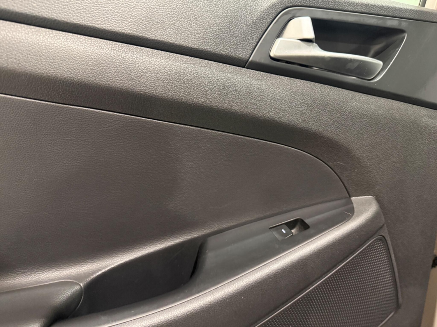 Used Hyundai TUCSON 2016 for sale - 77015373: Photo 32