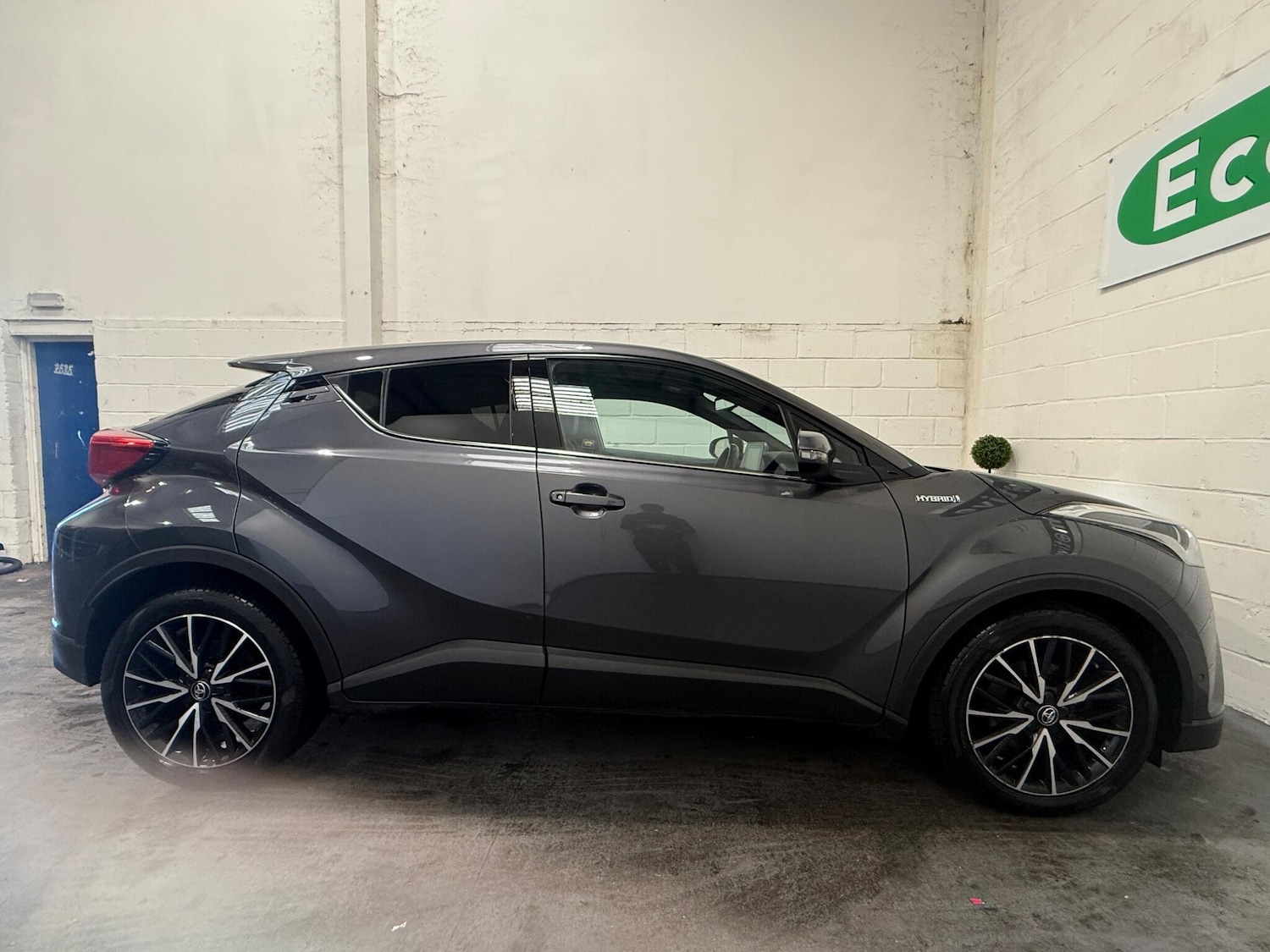 Used Toyota C-HR 2017 for sale - 77084371: Photo 10