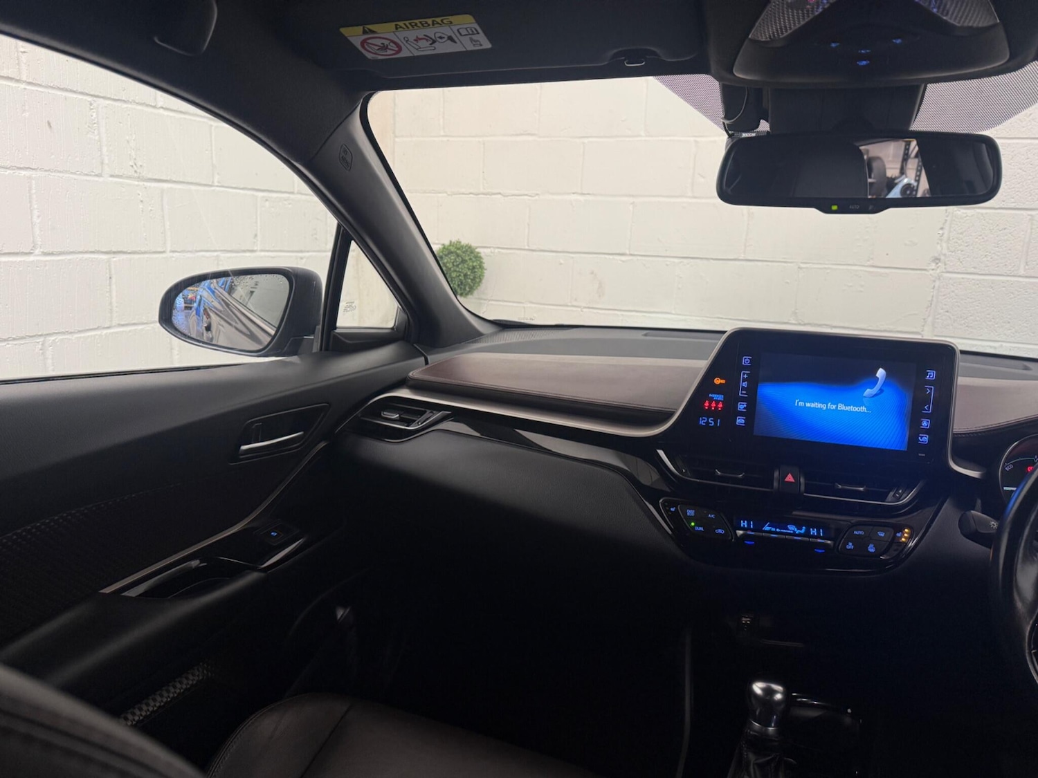 Used Toyota C-HR 2017 for sale - 77084371: Photo 12