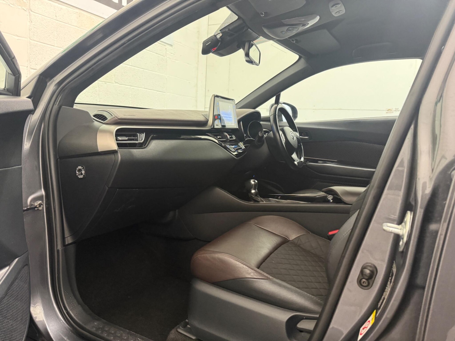 Used Toyota C-HR 2017 for sale - 77084371: Photo 32