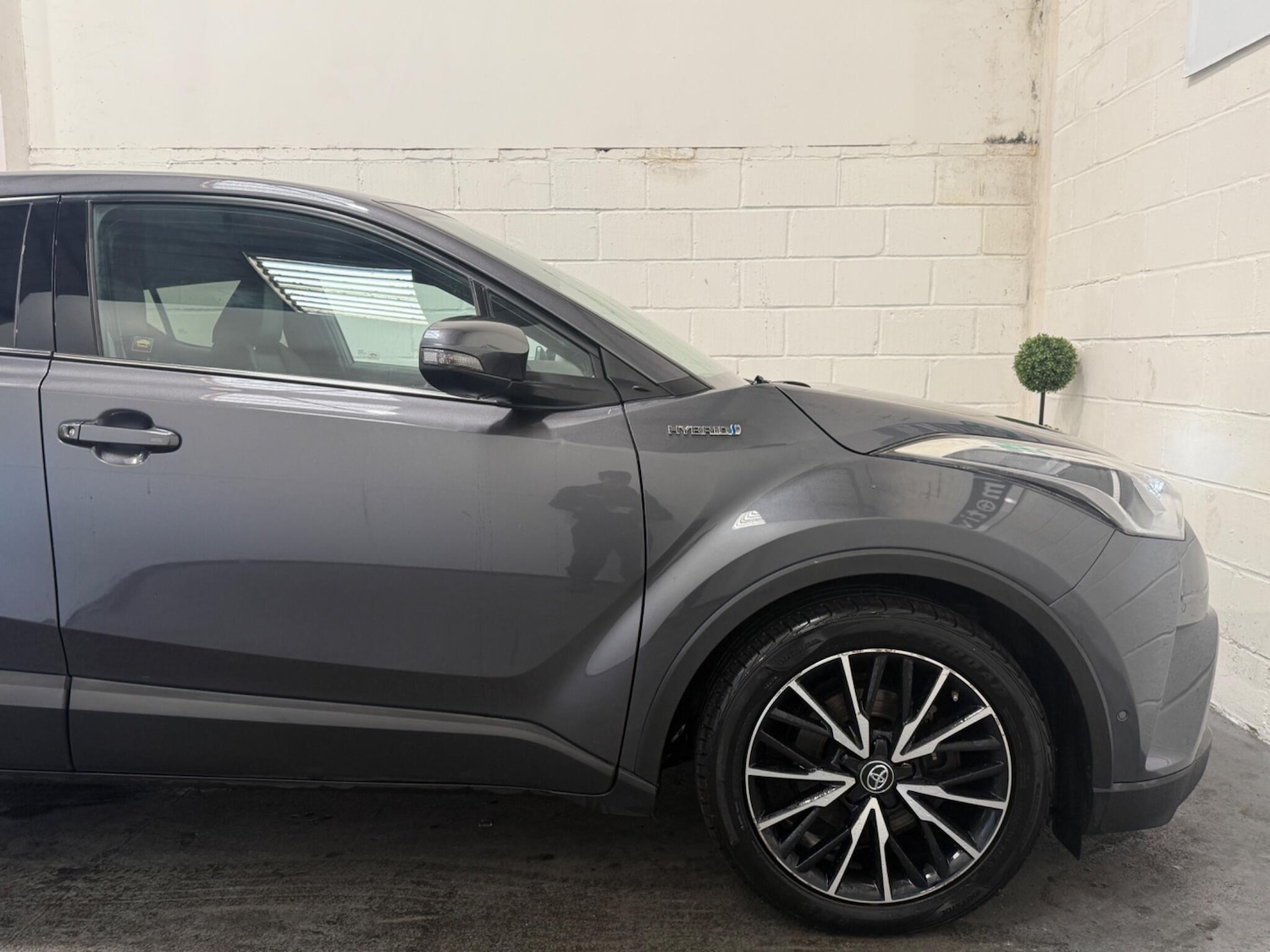 Used Toyota C-HR 2017 for sale - 77084371: Photo 45