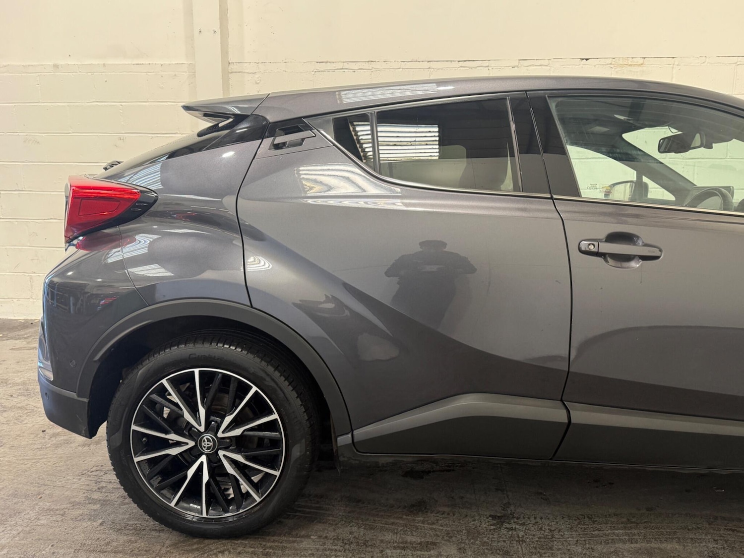 Used Toyota C-HR 2017 for sale - 77084371: Photo 46