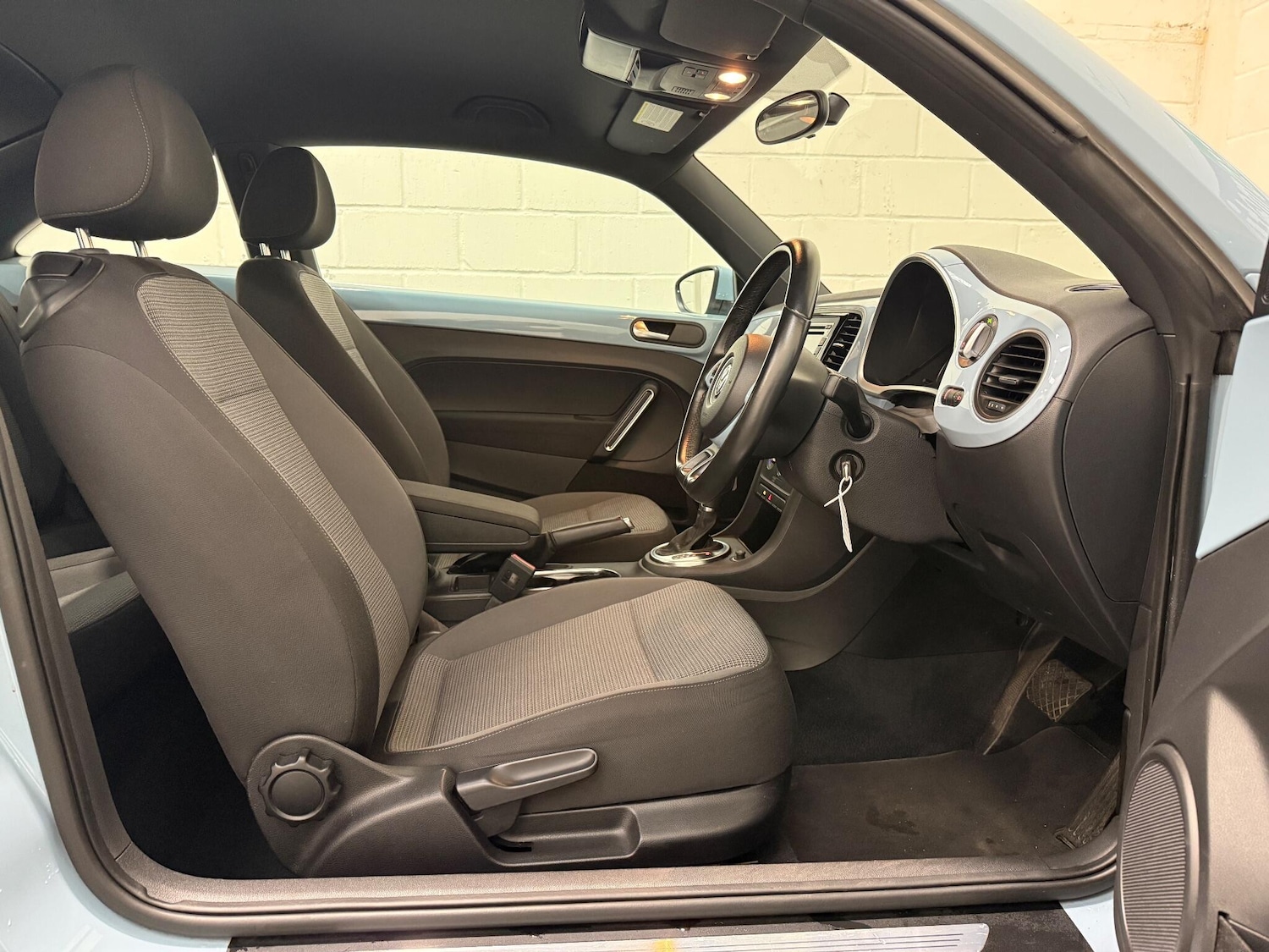 Used Volkswagen Beetle 2012 for sale - 76399055: Photo 17