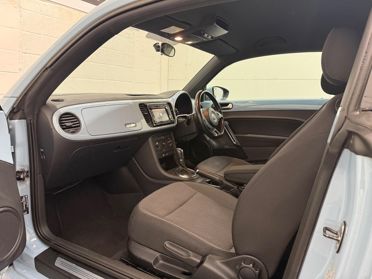 Used Volkswagen Beetle 2012 for sale - 76399055: Photo 31