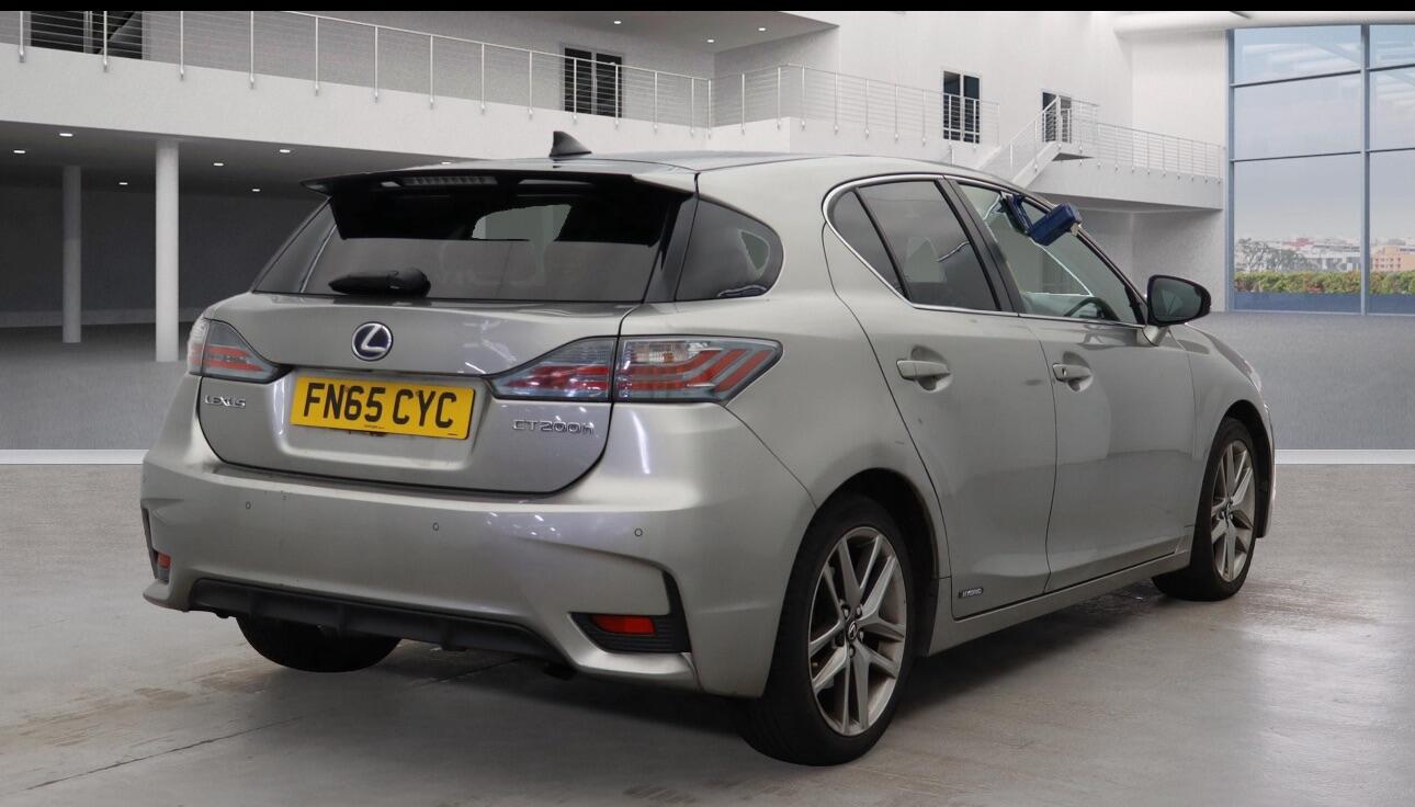 Used Lexus CT 2015 for sale - 76527870: Photo 4