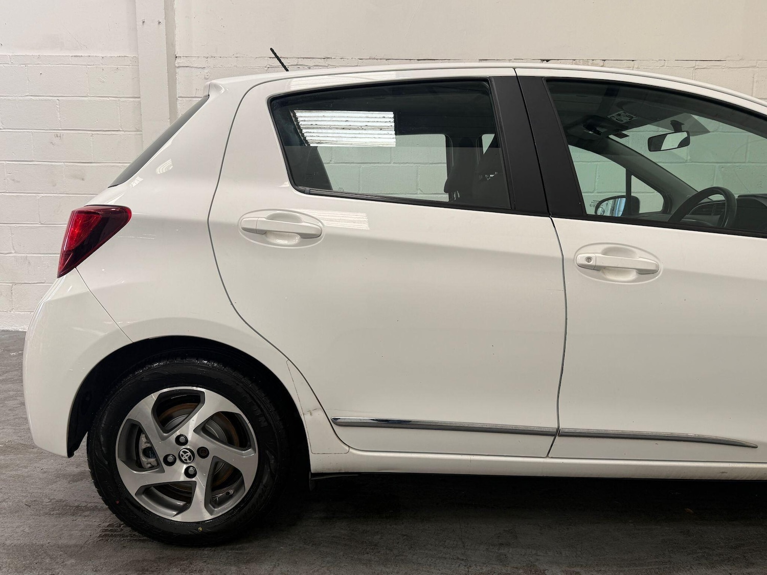 Used Toyota Yaris for sale - 76572086: Photo 18