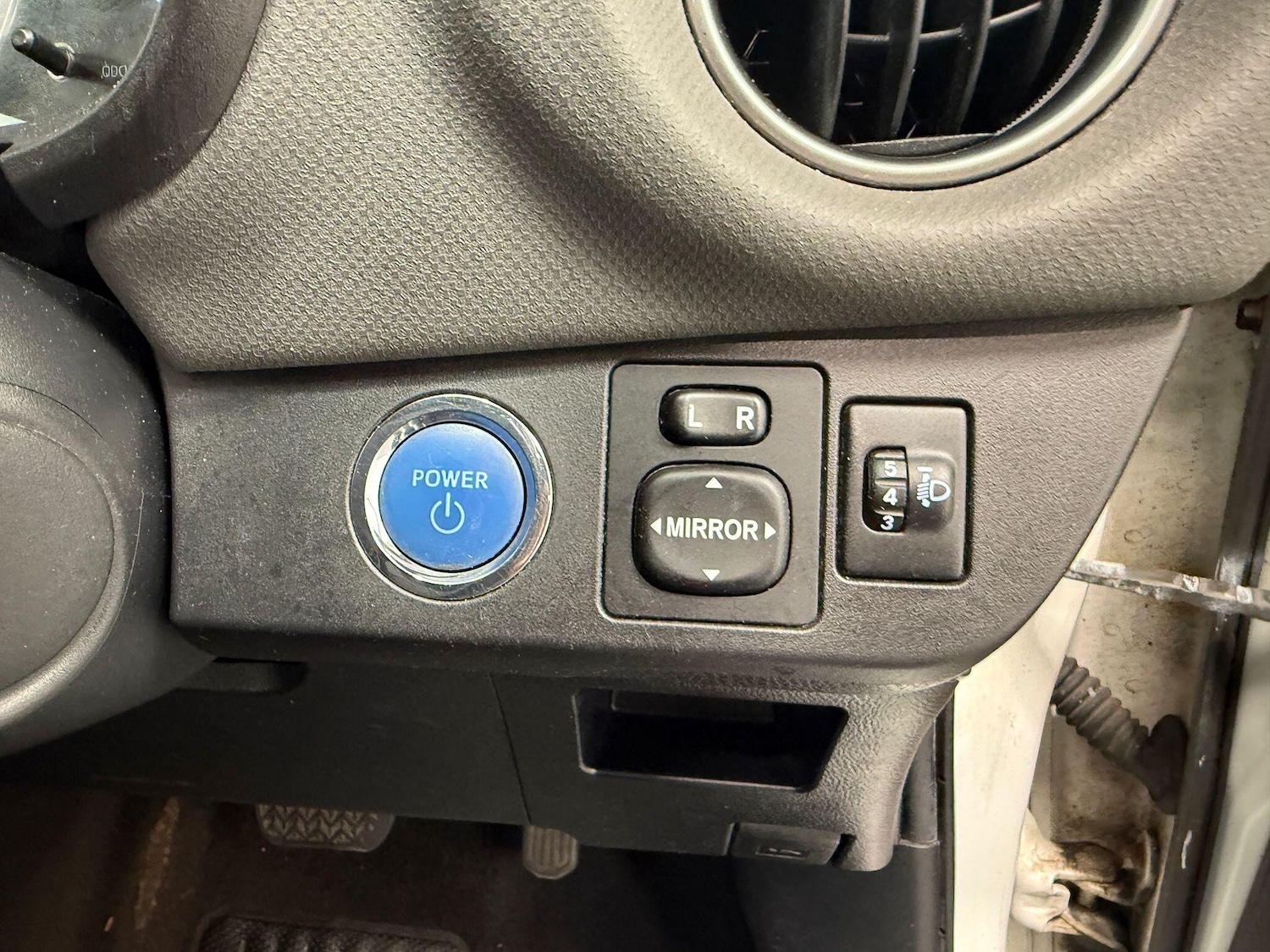 Used Toyota Yaris for sale - 76572086: Photo 28