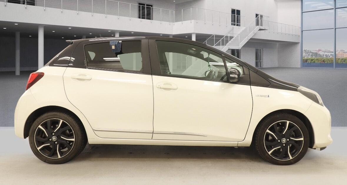 Used Toyota Yaris 2017 for sale - 77939829: Photo 3