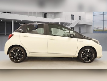 Used Toyota Yaris 2017 for sale - 77939829: Photo