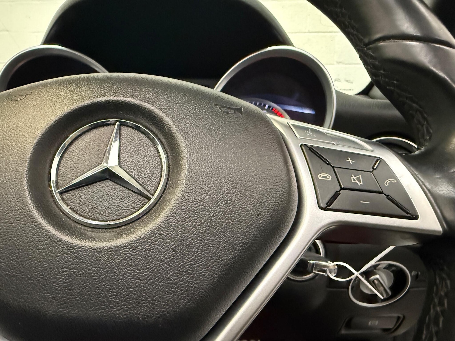 Used Mercedes-Benz SLK 2012 for sale - 76371060: Photo 27
