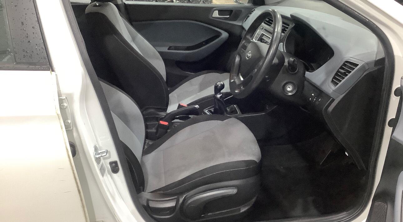 Used Hyundai i20 2015 for sale - 76953031: Photo 5