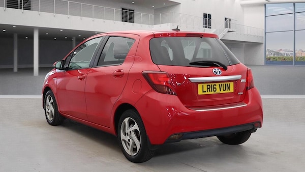 Used Toyota Yaris 2016 for sale - 76239941: Photo 2