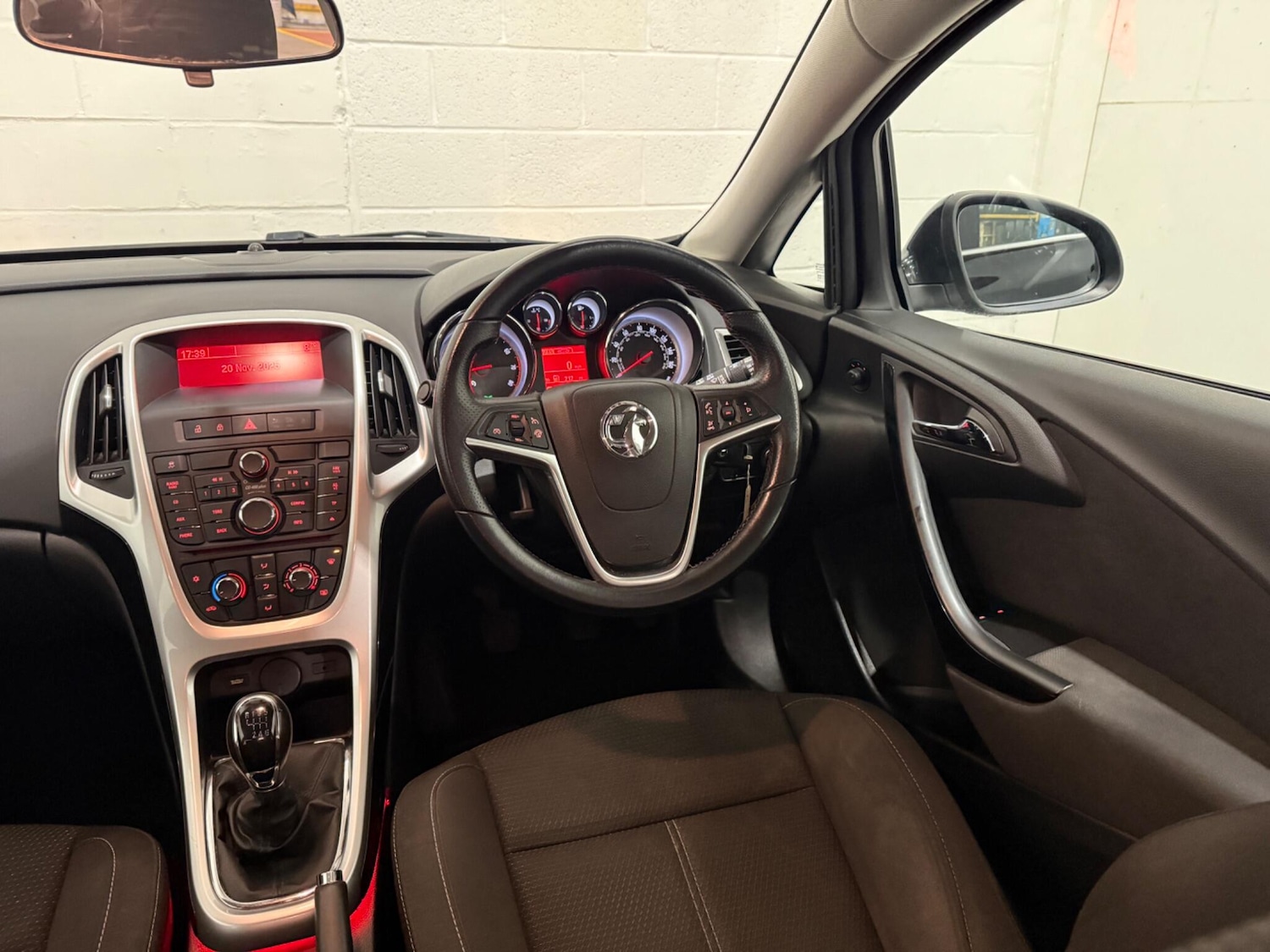 Used Vauxhall Astra for sale - 76997580: Photo 15