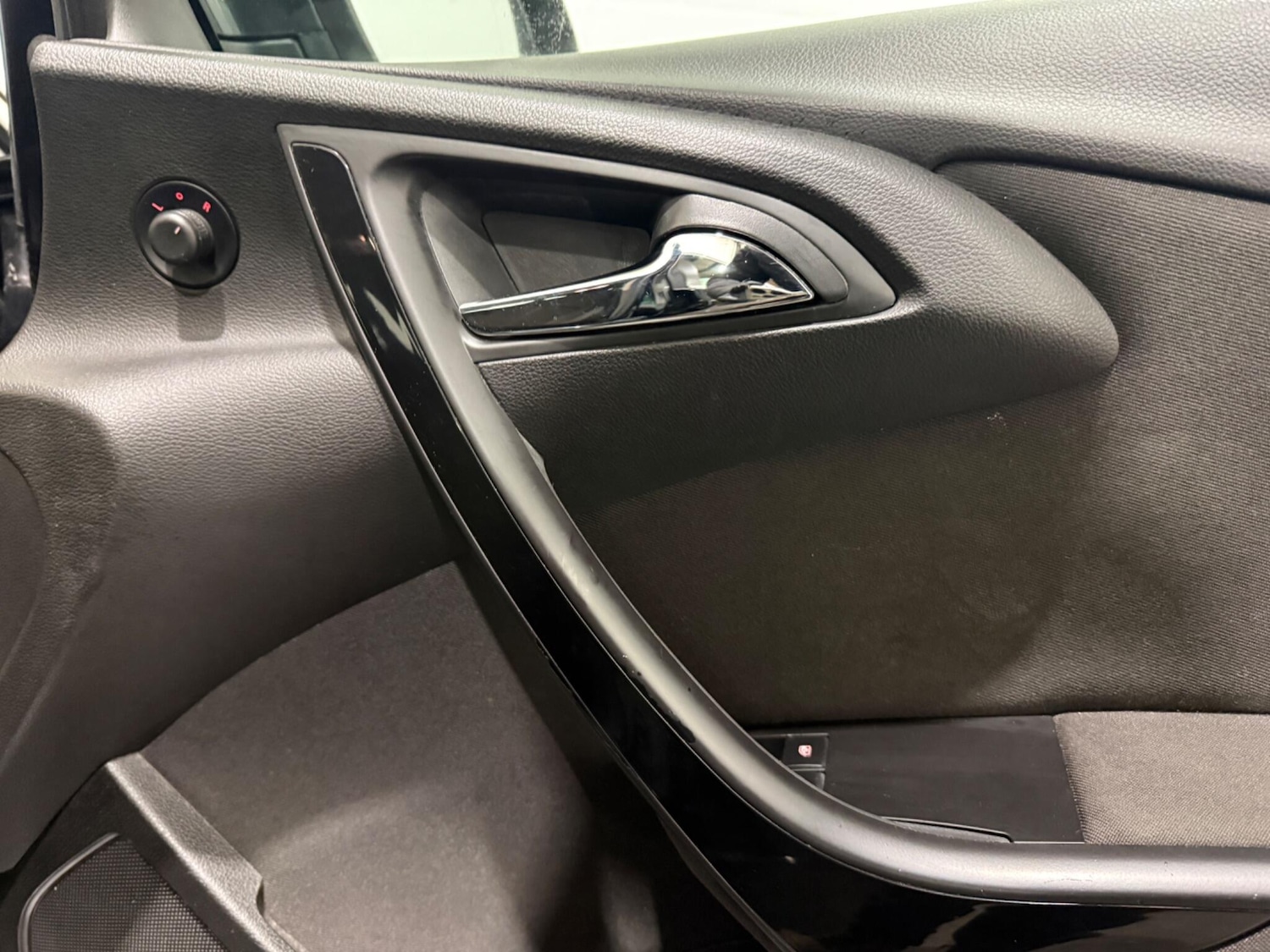 Used Vauxhall Astra for sale - 76997580: Photo 30