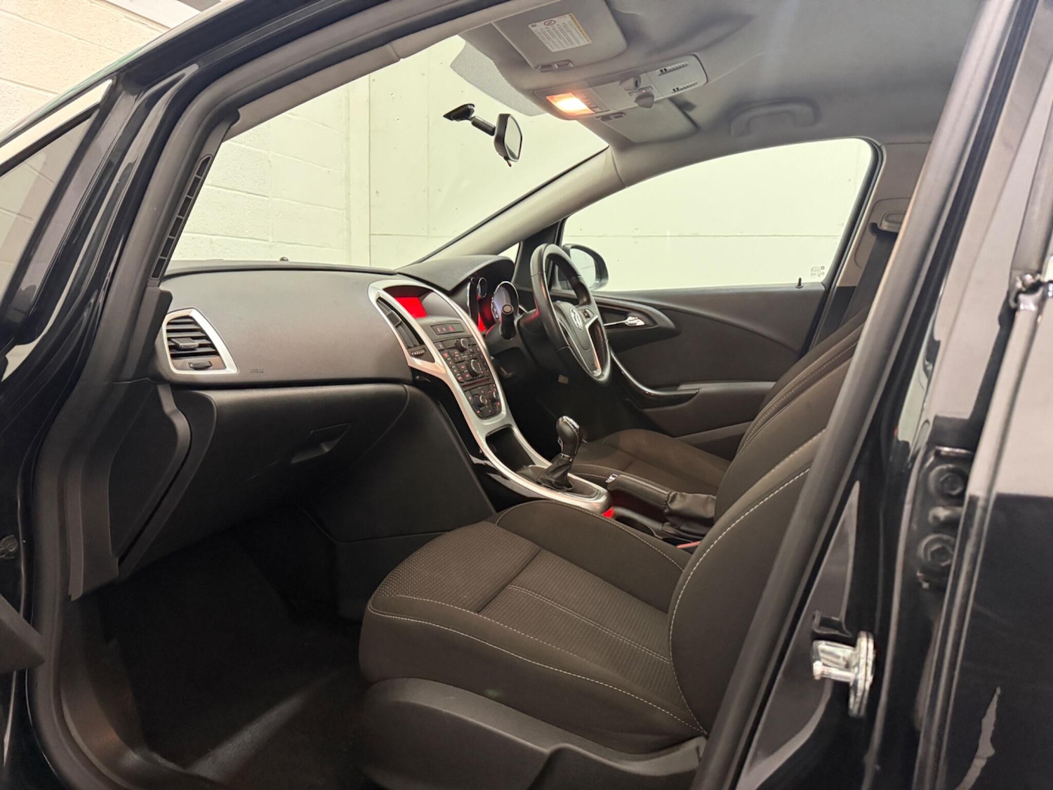 Used Vauxhall Astra for sale - 76997580: Photo 36