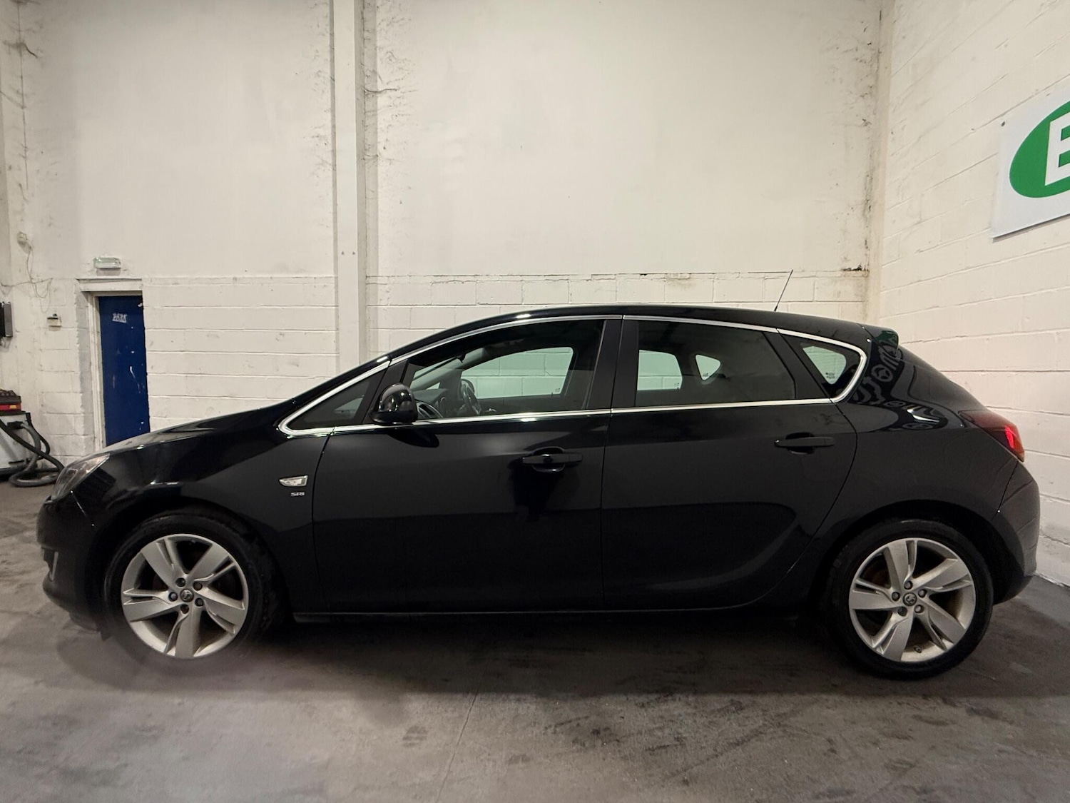 Used Vauxhall Astra for sale - 76997580: Photo 8