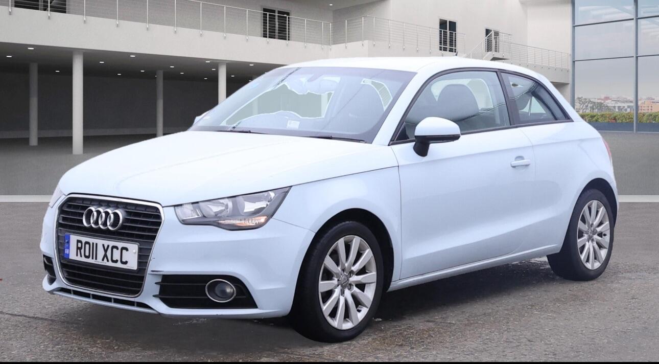 Used Audi A1 2011 for sale - 76349611: Photo 2