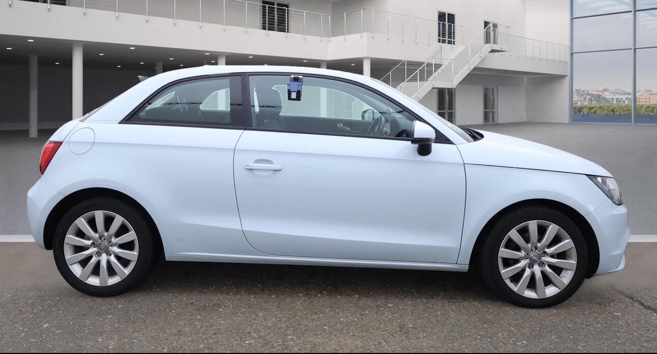 Used Audi A1 2011 for sale - 76349611: Photo 3
