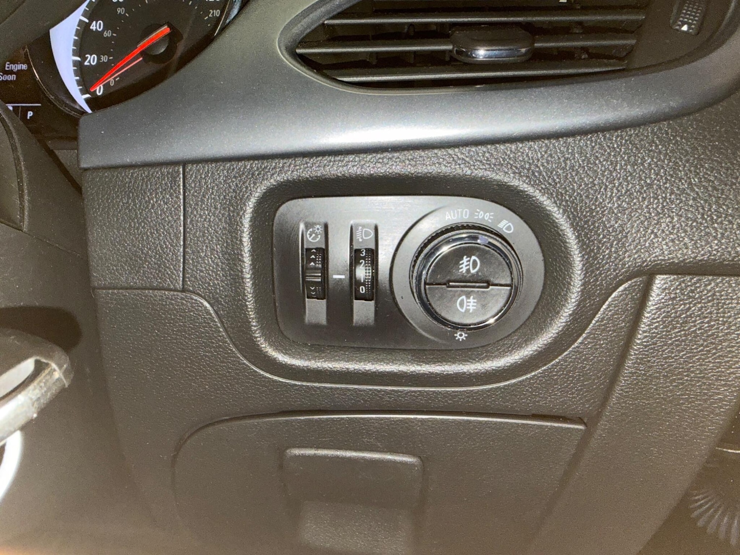 Used Vauxhall Astra 2019 for sale - 76752974: Photo 30