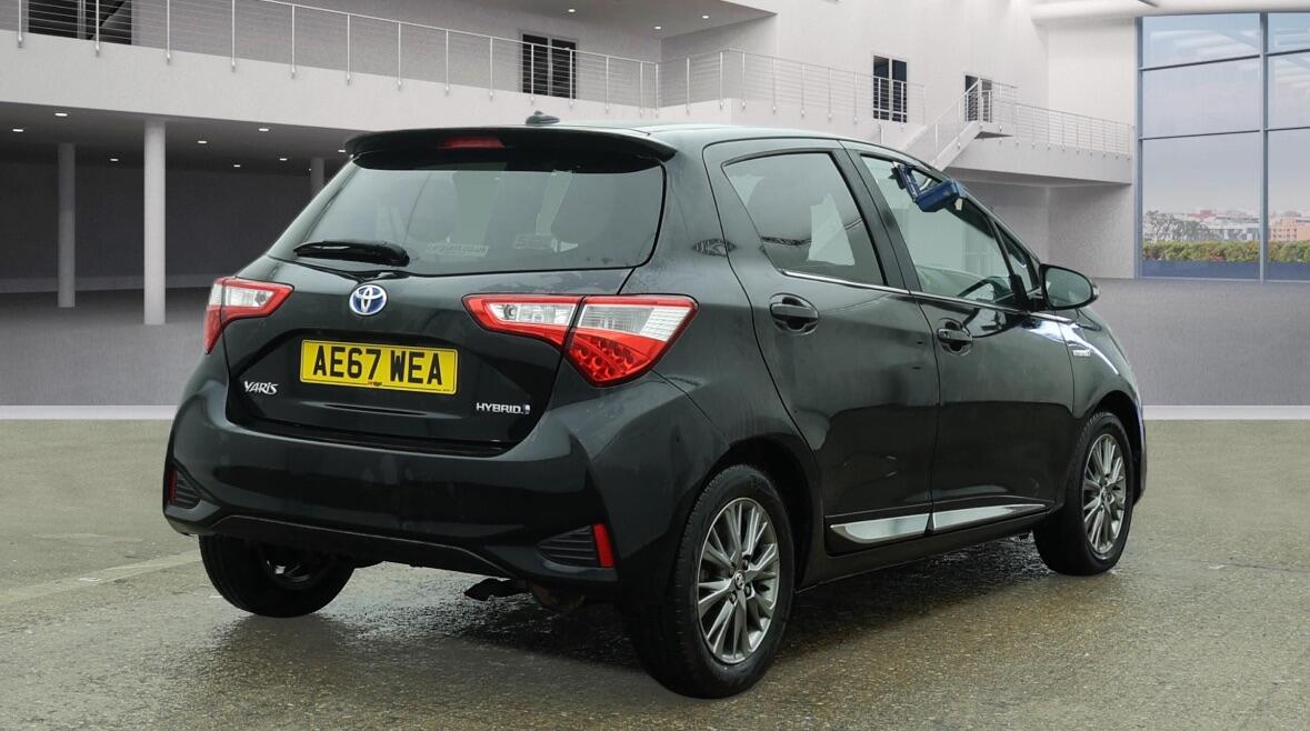 Used Toyota Yaris for sale - 77939602: Photo 2