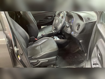 Used Toyota Yaris 2015 for sale - 76865494: Photo