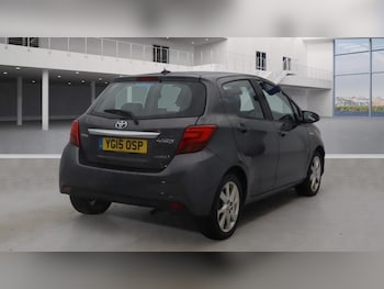 Used Toyota Yaris 2015 for sale - 76865494: Photo