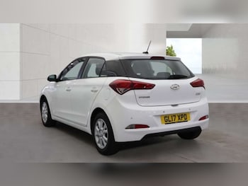 Used Hyundai i20 2017 for sale - 79366321: Photo