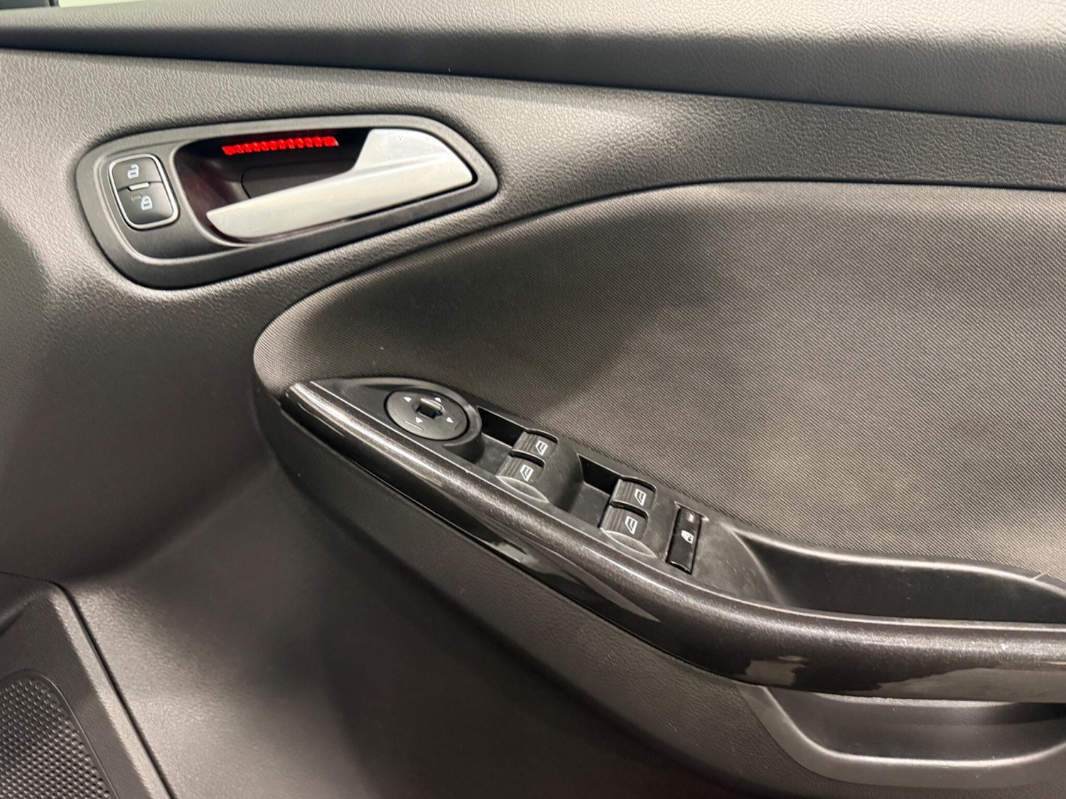 Used Ford Focus 2017 for sale - 77175381: Photo 28