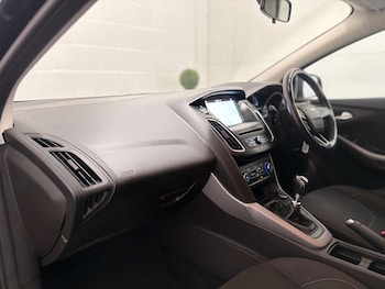 Used Ford Focus 2017 for sale - 78541852: Photo