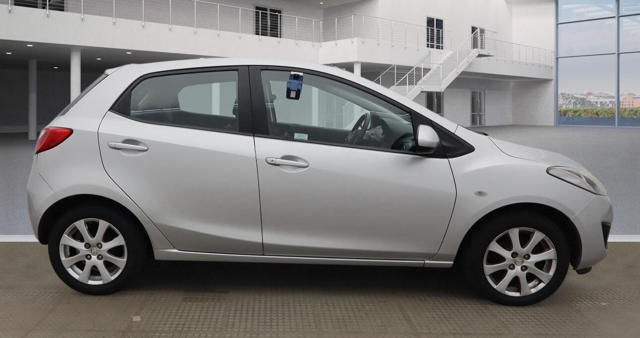 Used Mazda Mazda2 2011 for sale - 77040913: Photo 3