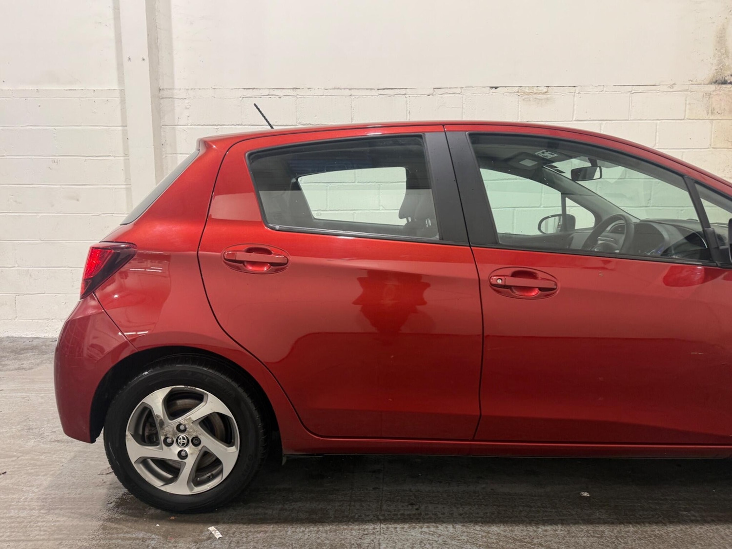 Used Toyota Yaris 2015 for sale - 77925991: Photo 18