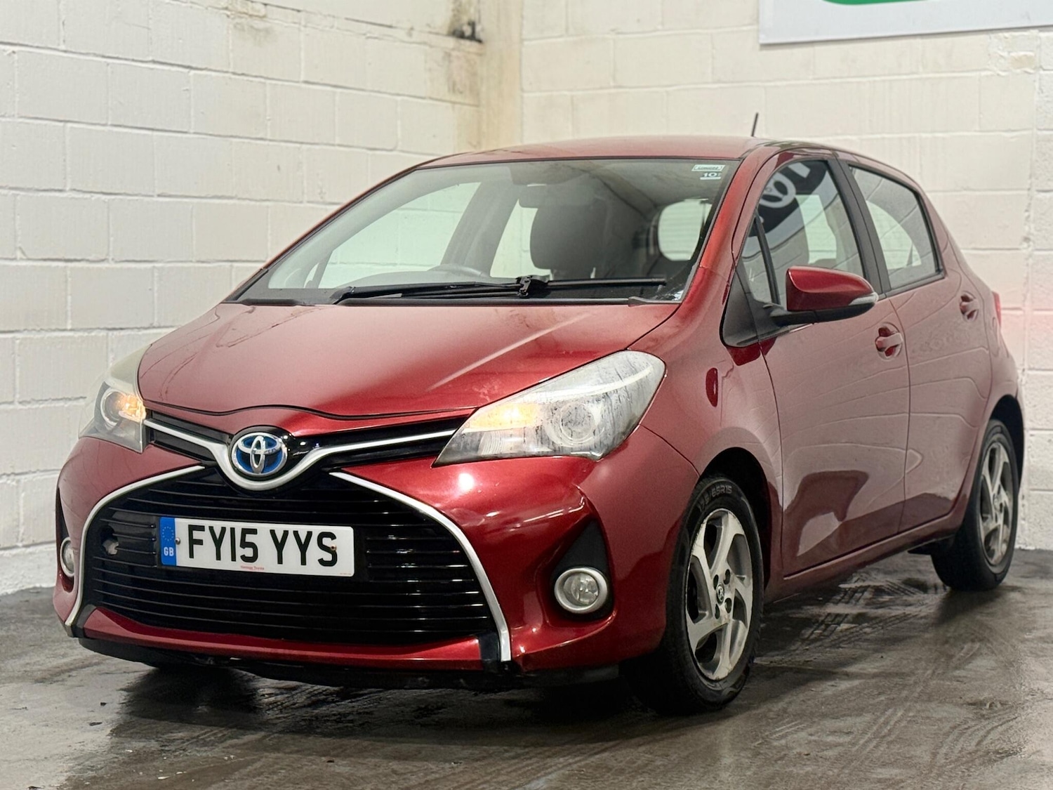 Used Toyota Yaris 2015 for sale - 77925991: Photo 2