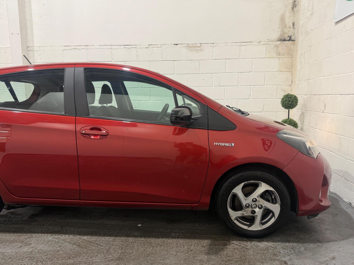 Used Toyota Yaris 2015 for sale - 77925991: Photo 23